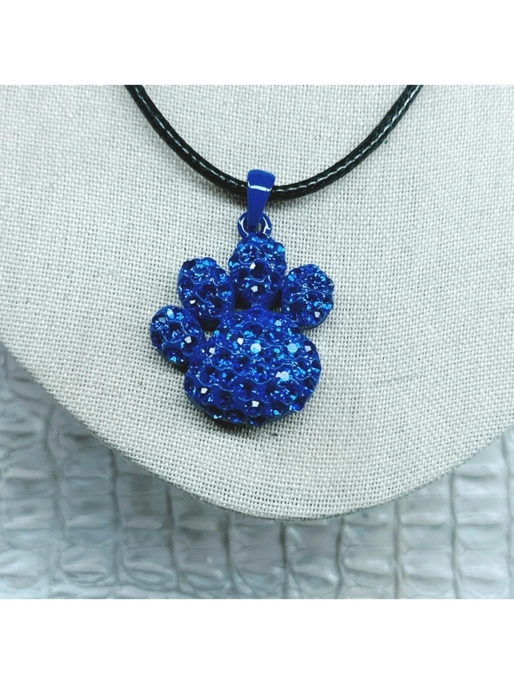 1039mc. Blue Bling Paw Necklace Animal